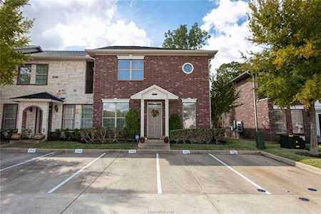 252 Forest Dr College Station, TX 77840