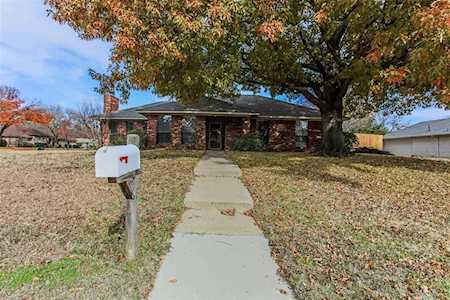 301 Greenleaf Street Highland Village, TX 75077