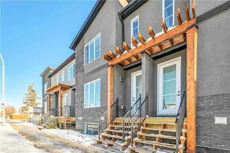 1958 19 Street NW Calgary, AB T2M 1B7