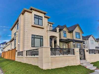 95 W 47th Avenue Vancouver, BC V5Y 2X7