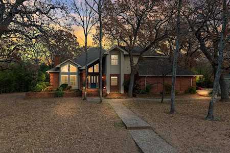 811 Simmons Court Southlake, TX 76092
