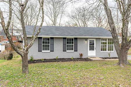 702 Village Ln Shelbyville, KY 40065