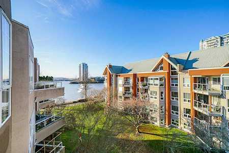1150 Quayside Drive #422 New Westminster, BC V3M 6E1