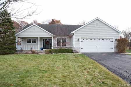 5336 Marshland Ct Hamburg Twp, MI 48189
