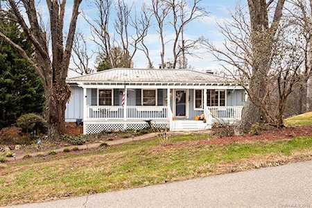 14 Southwicke Dr Arden, NC 28704