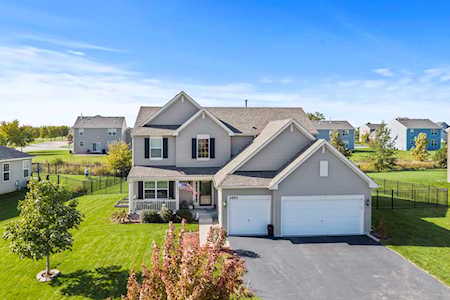 3450 Fletcher Ln Aurora, IL 60506