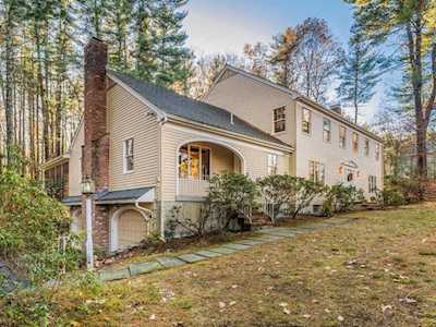 362 Border Road Concord, MA 01742