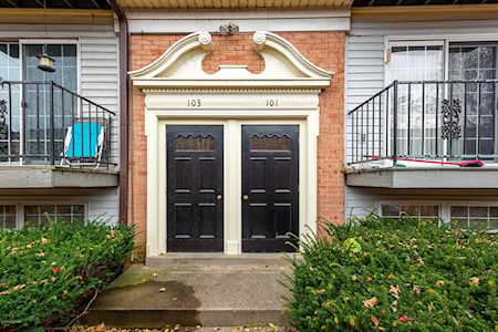 101 Algiers Ct #4 Louisville, KY 40218