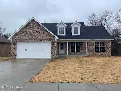 408 Meadowcrest Dr Mt Washington, KY 40047