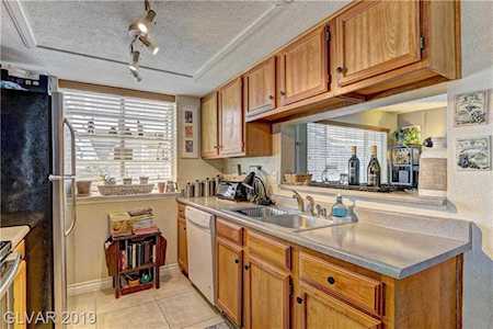 5801 Medallion Dr #102 Las Vegas, NV 89122
