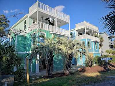 16 W Mariners Cay Dr Folly Beach, SC 29439