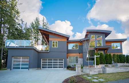 3089 Plateau Boulevard Coquitlam, BC V3E 2Y8
