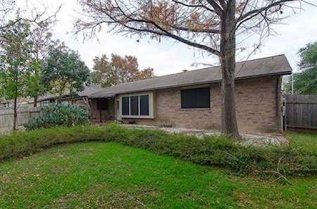 6703 Lancret Hill Dr Austin, TX 78745