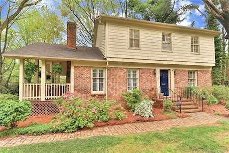 5744 Sharon Rd Charlotte, NC 28210