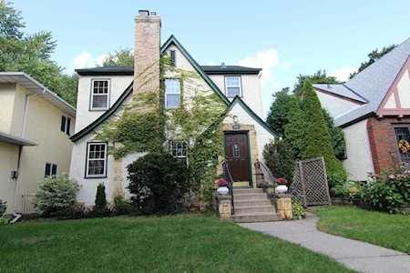 2097 Juno Avenue Saint Paul, MN 55116