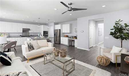 126 Encantador Lake Forest, CA 92630