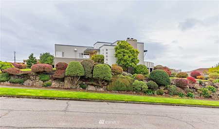 9329 21st Ave NW Seattle, WA 98117