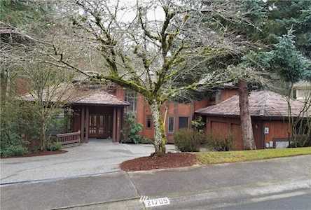 21705 NE 20th Wy Sammamish, WA 98074