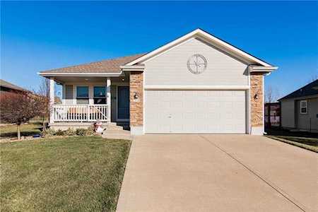 714 Indian Grass Way Raymore, MO 64083