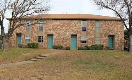 3833 COATES #3835 Benbrook, TX 76116
