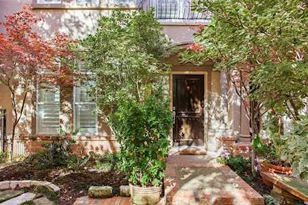 3817 Travis Street Dallas, TX 75204