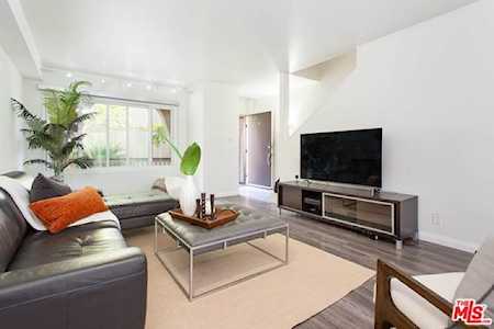 8025 Redlands Street #22 Playa Del Rey, CA 90293