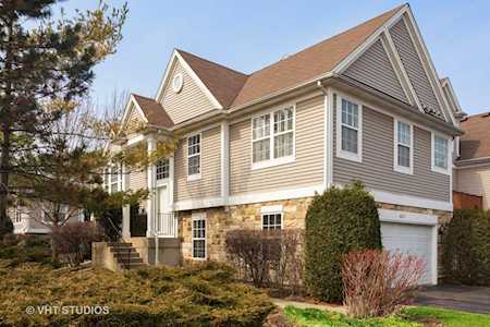 1627 Fox Run Dr Arlington Heights, IL 60004