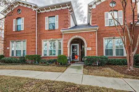 573 Legends Drive Lewisville, TX 75057