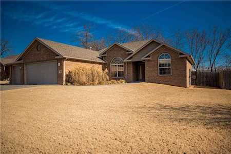 550 Carlson ST Centerton, AR 72719