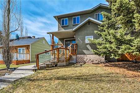 2221 25 Street SW Calgary, AB T3E 1X3