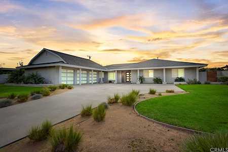 1092 Castlegate Lane North Tustin, CA 92705