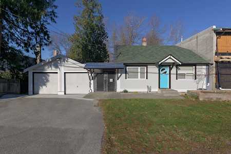 2617 Kingsway Avenue Port Coquitlam, BC V3C 1T5