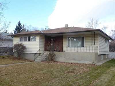 3108 34 Avenue SW Calgary, AB T3E 0Y9