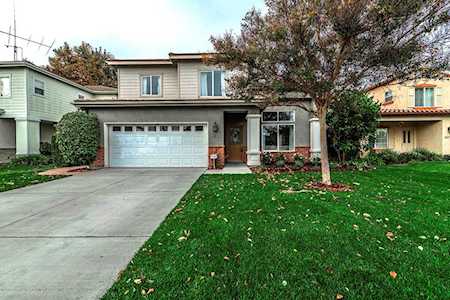 16755 Valerio Street Van Nuys, CA 91406