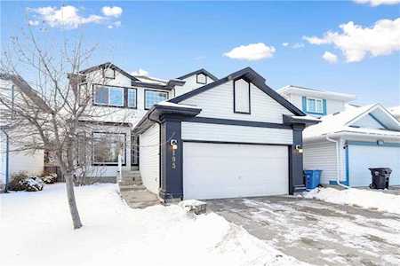 195 Sierra Nevada Close SW Calgary, AB T3H 3N6