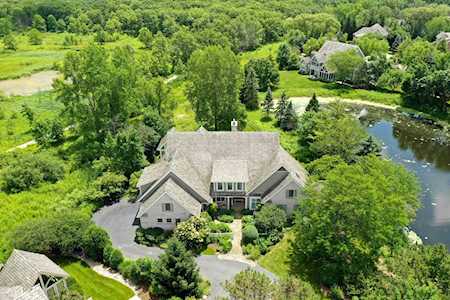 420 Farrington Dr Lincolnshire, IL 60069