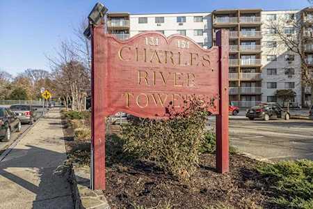 131 Coolidge Ave #225 Watertown, MA 02472