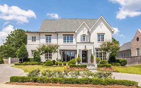 3215 Chapel Woods Cv Germantown, TN 38139