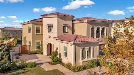 15 Hyacinth Lake Forest, CA 92630