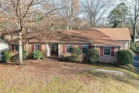 6745 Lancer Dr Charlotte, NC 28226