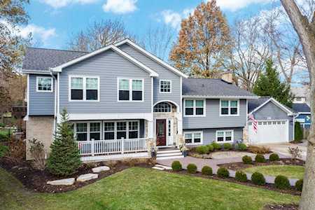 215 Sandalwood Dr Naperville, IL 60540