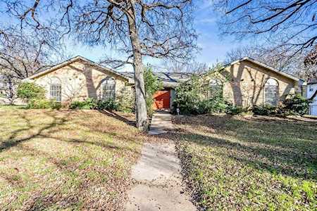 1201 Springwood Court Euless, TX 76040