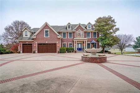 38805 E Renick Rd Oak Grove, MO 64075
