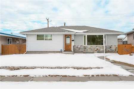 615 Mcintosh Road NE Calgary, AB T2E 5Z4