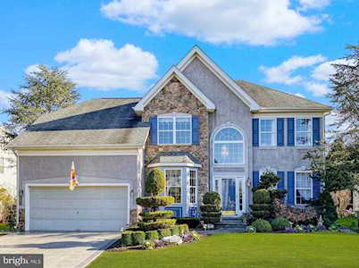 11 Dorchester Ln Moorestown, NJ 08057