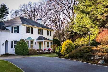 26 Edmunds Rd Wellesley, MA 02481