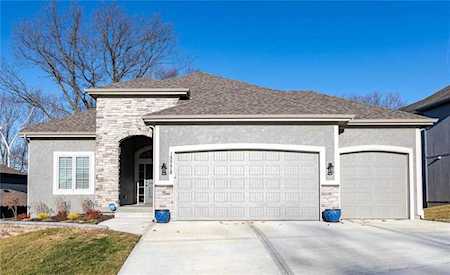 13778 Clear Creek Dr Parkville, MO 64152