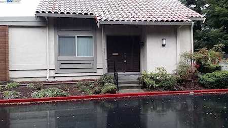 11021 Lucky Oak St Cupertino, CA 95014
