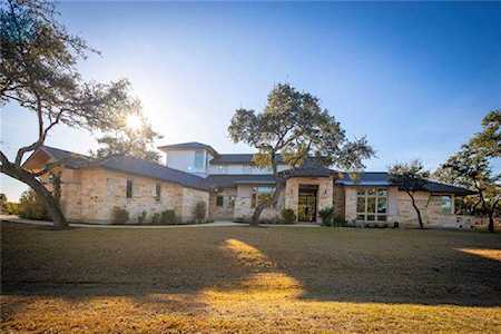 282 Reata Way Dripping Springs, TX 78620
