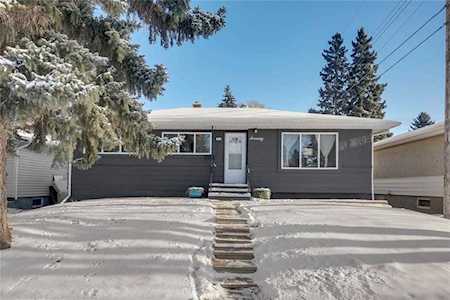 70 Fairview Crescent SE Calgary, AB T2H 0Z6